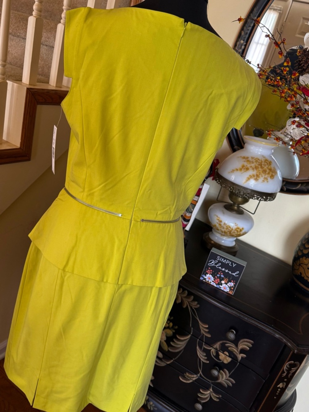 ANTONIO MELANI Bright Yellow Sheath Dress with Peplum Detail - Picture 16 of 17